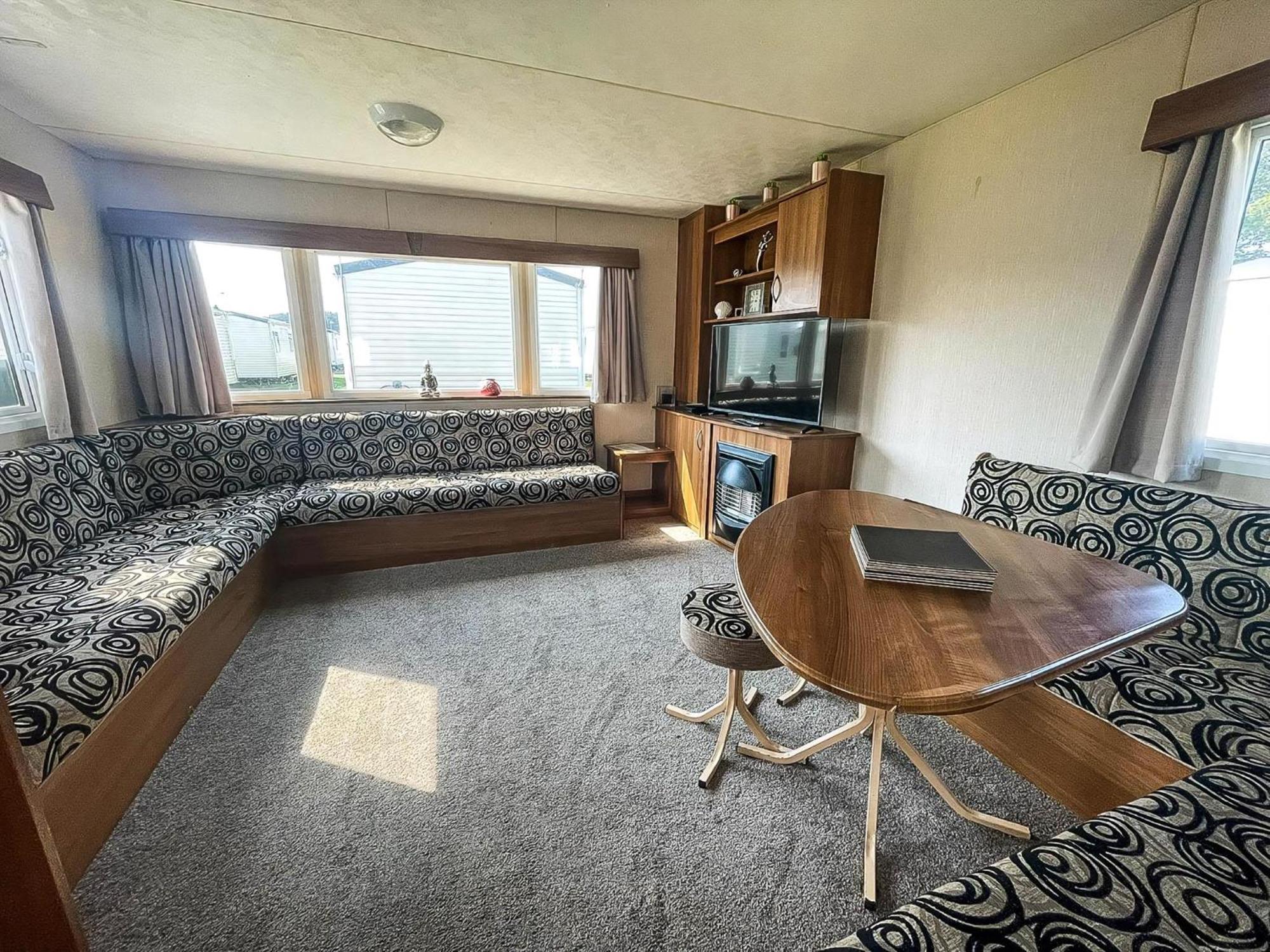 8 Berth Caravan With Decking At Sunnydale In Lincolnshire Ref 35087S Louth  Exterior foto