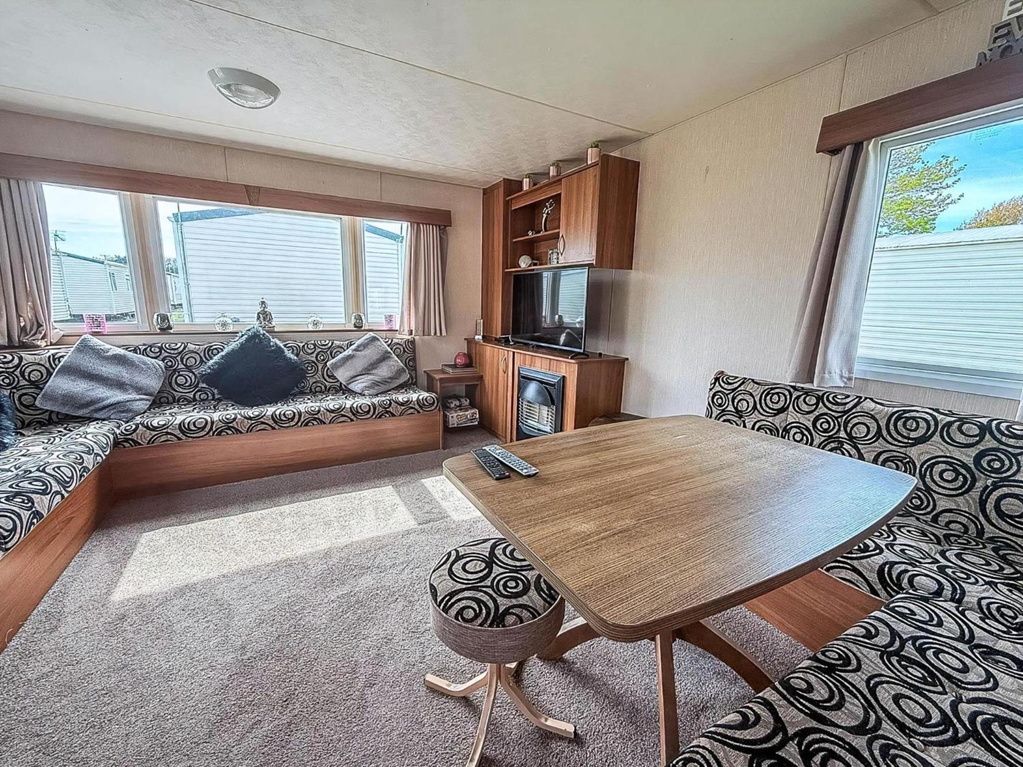 8 Berth Caravan With Decking At Sunnydale In Lincolnshire Ref 35087S Louth  Exterior foto